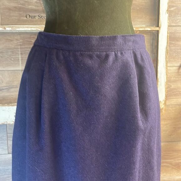 E.H. Woods Wool Blend Pencil Skirt, Vintage, Size 14, Dark Purple - Picture 5 of 11